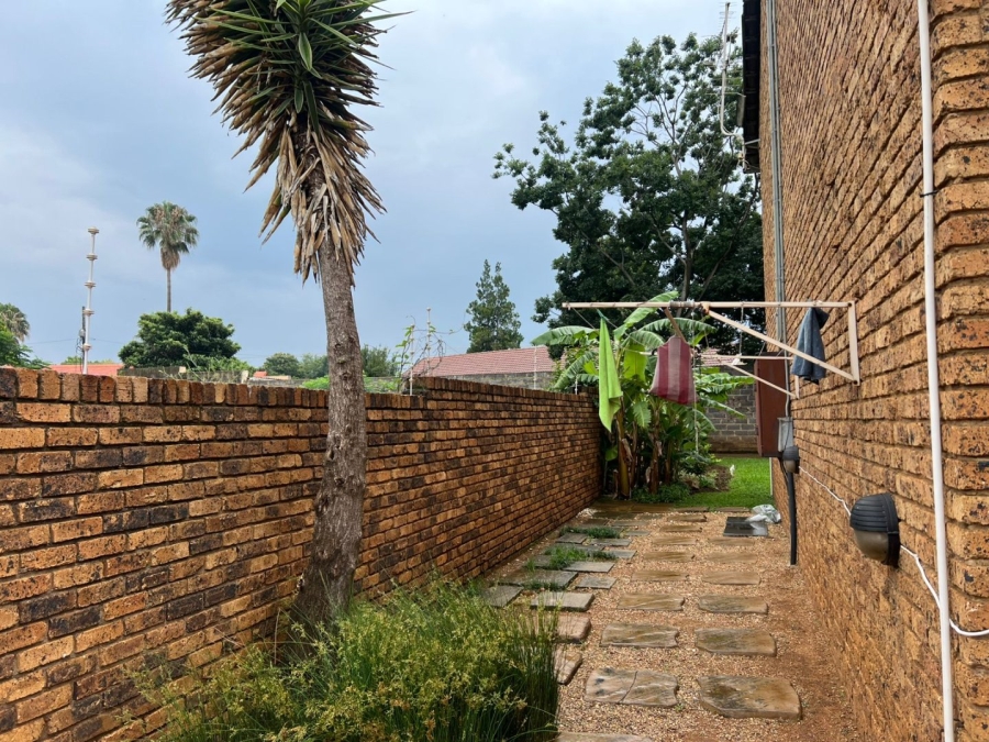 To Let 4 Bedroom Property for Rent in Kibler Park Gauteng