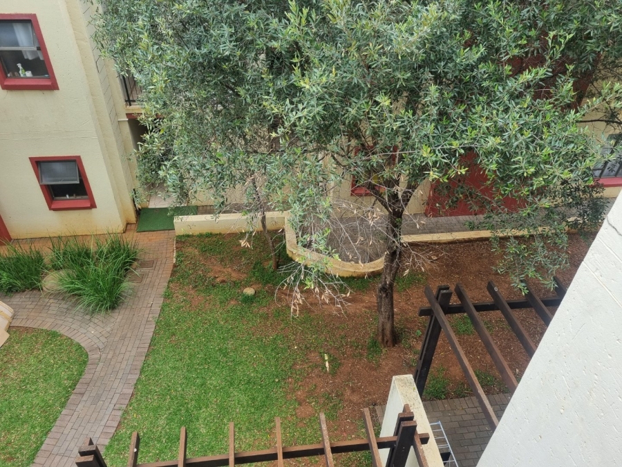 1 Bedroom Property for Sale in Oukraal Estate Gauteng