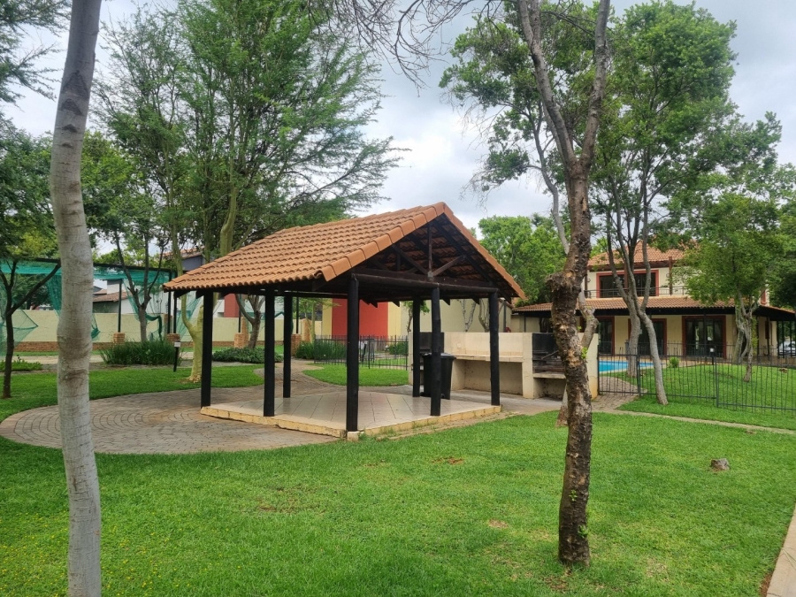 1 Bedroom Property for Sale in Oukraal Estate Gauteng