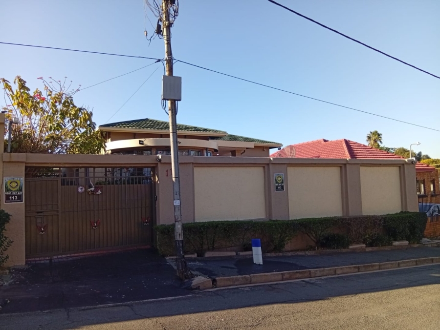 4 Bedroom Property for Sale in Orange Grove Gauteng