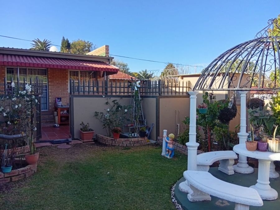 4 Bedroom Property for Sale in Orange Grove Gauteng