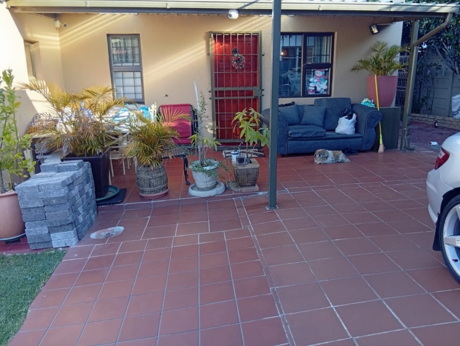4 Bedroom Property for Sale in Orange Grove Gauteng