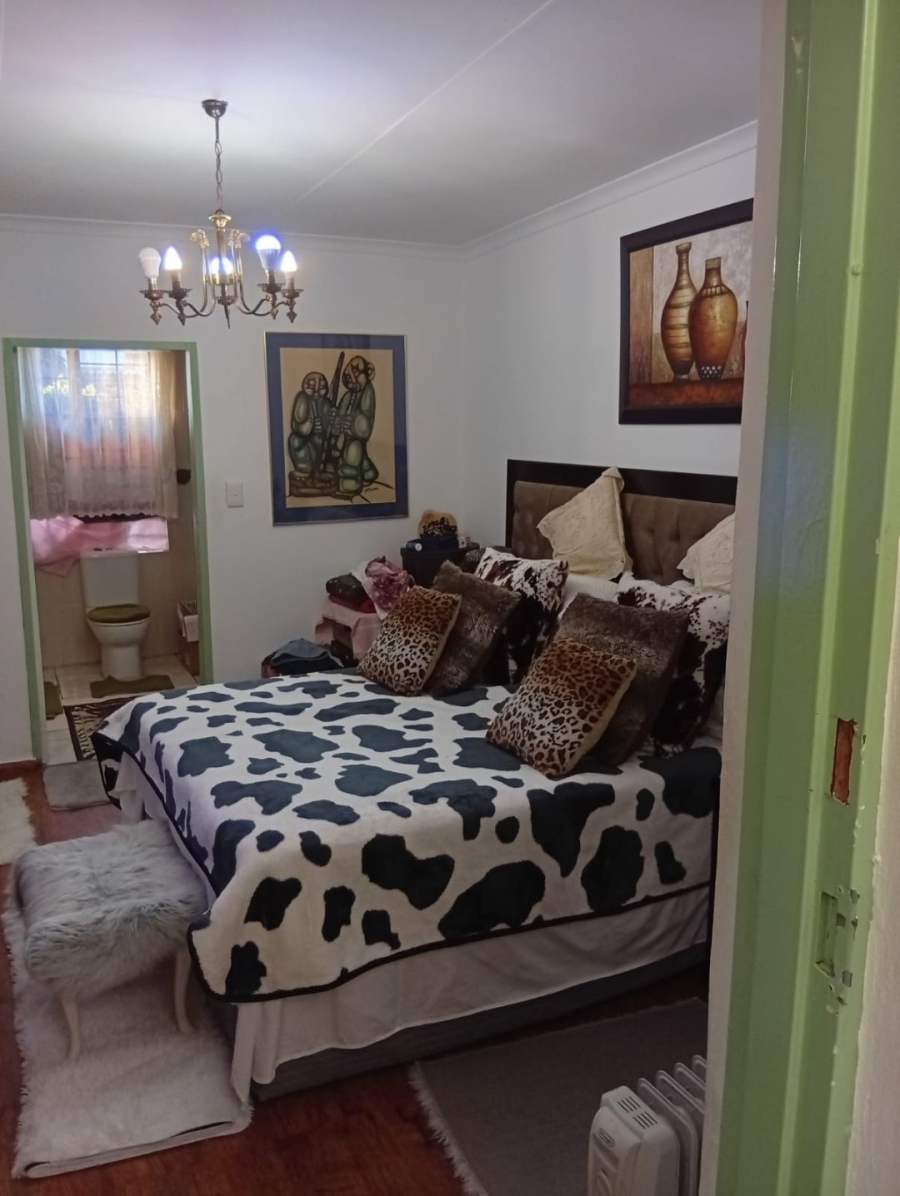 4 Bedroom Property for Sale in Orange Grove Gauteng