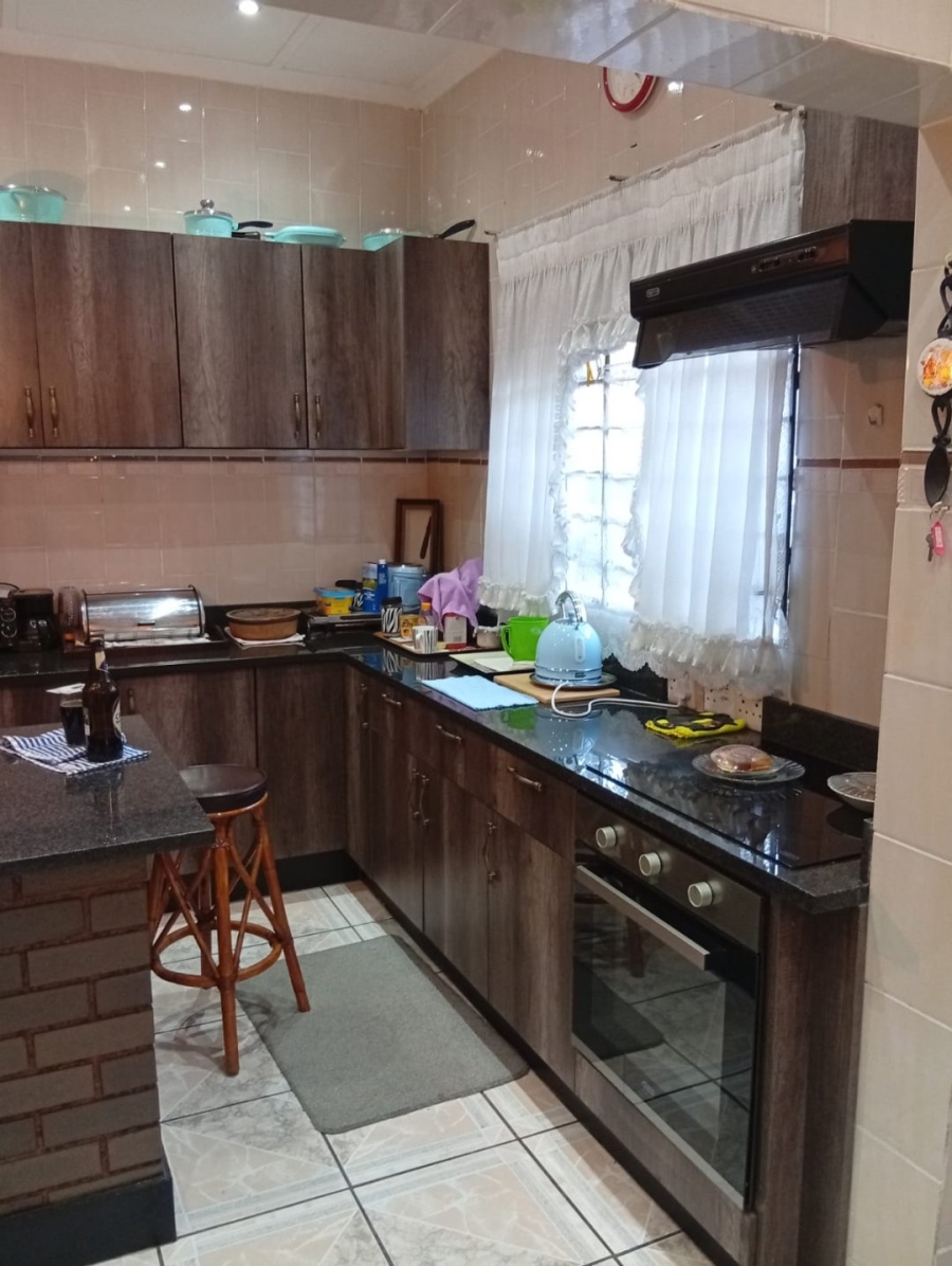 4 Bedroom Property for Sale in Orange Grove Gauteng