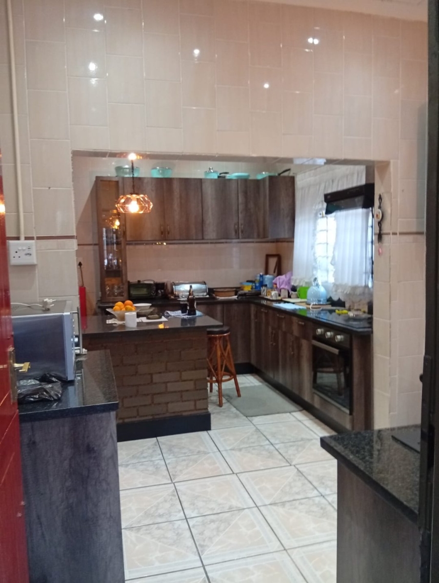 4 Bedroom Property for Sale in Orange Grove Gauteng