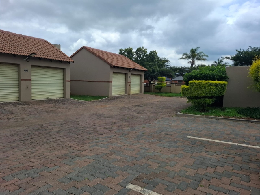 2 Bedroom Property for Sale in Mooikloof Ridge Gauteng