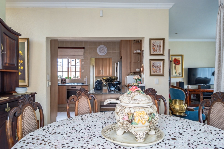4 Bedroom Property for Sale in Amberfield Manor Gauteng