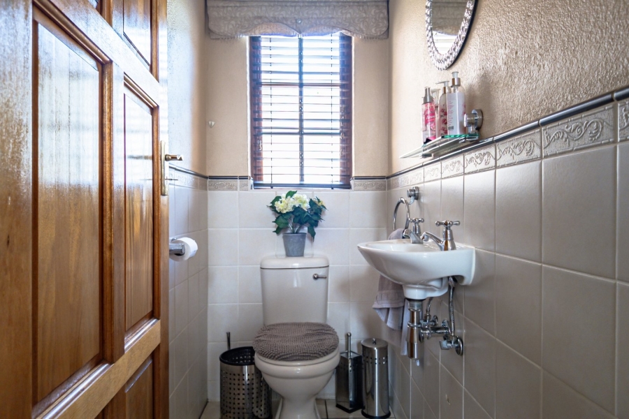 4 Bedroom Property for Sale in Amberfield Manor Gauteng