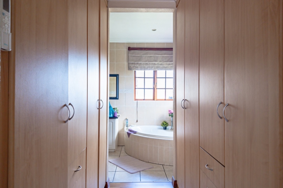 4 Bedroom Property for Sale in Amberfield Manor Gauteng