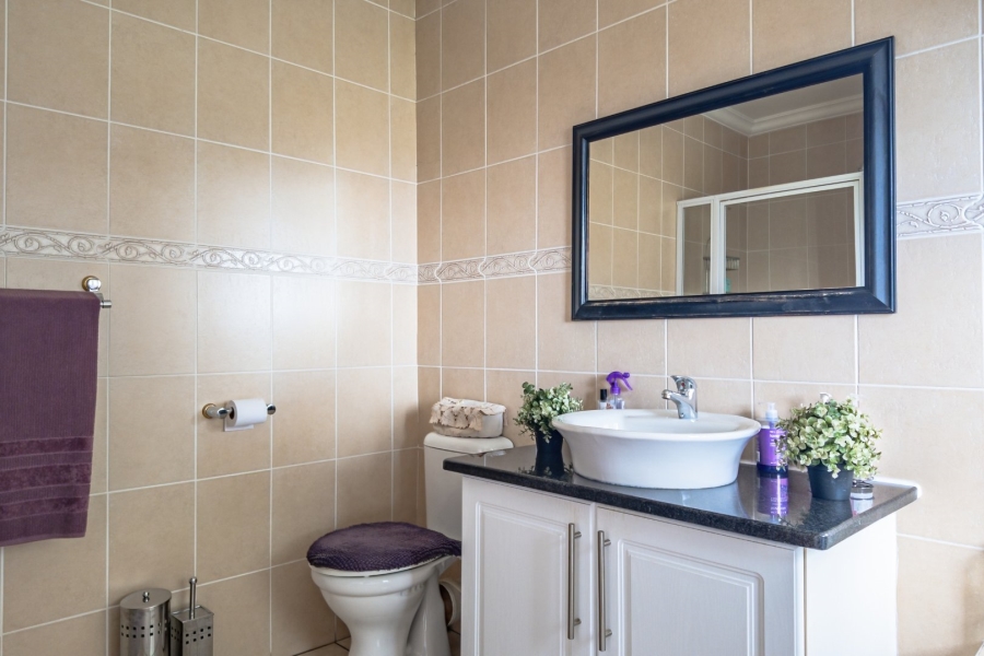 4 Bedroom Property for Sale in Amberfield Manor Gauteng