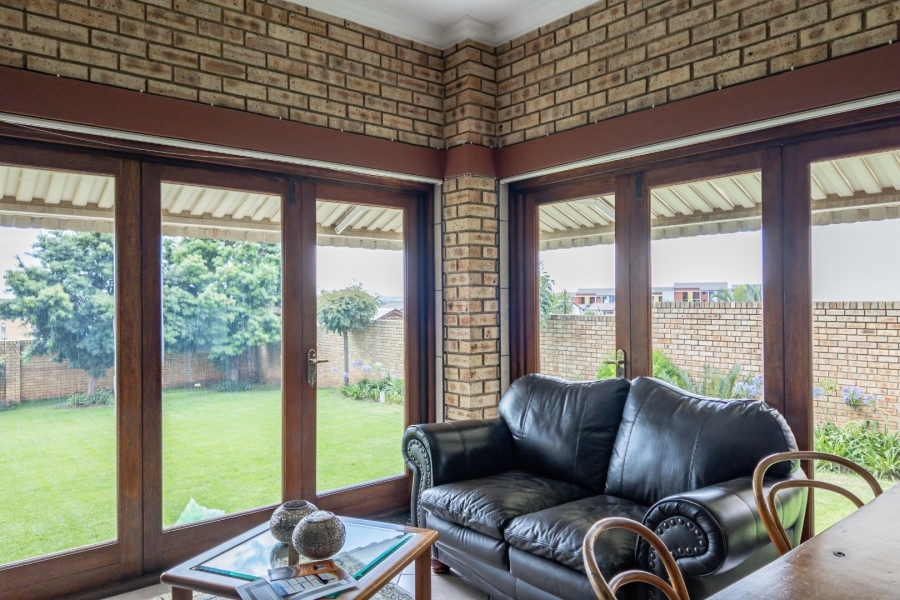 4 Bedroom Property for Sale in Amberfield Manor Gauteng