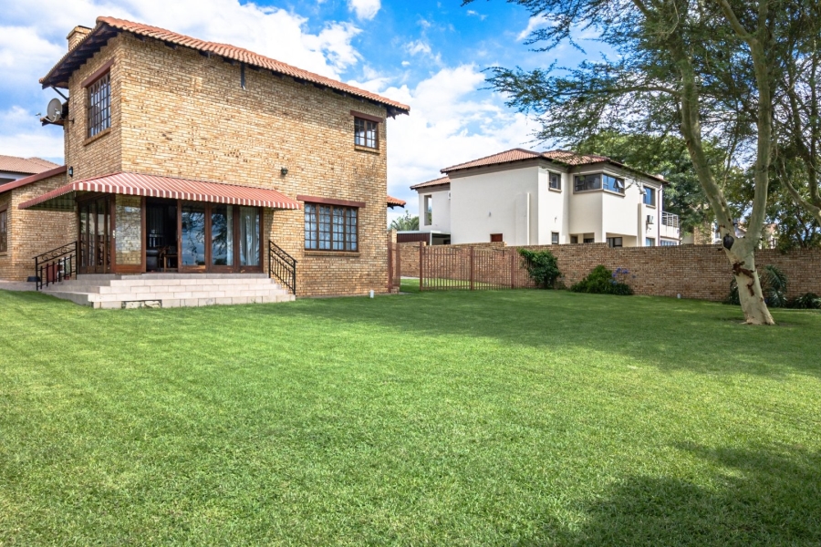 4 Bedroom Property for Sale in Amberfield Manor Gauteng