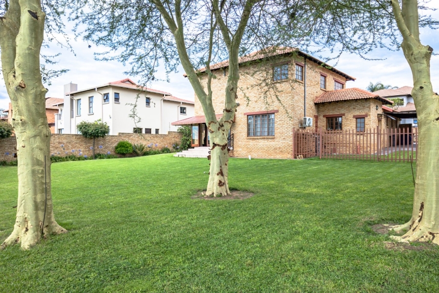 4 Bedroom Property for Sale in Amberfield Manor Gauteng