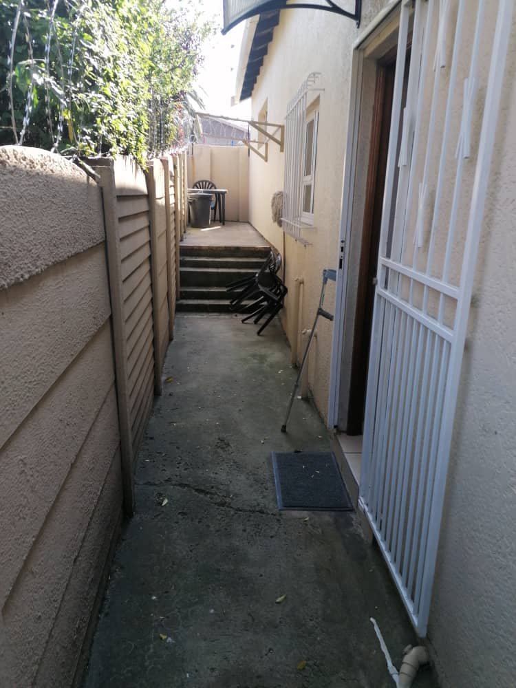 6 Bedroom Property for Sale in Van Riebeeck Park Gauteng