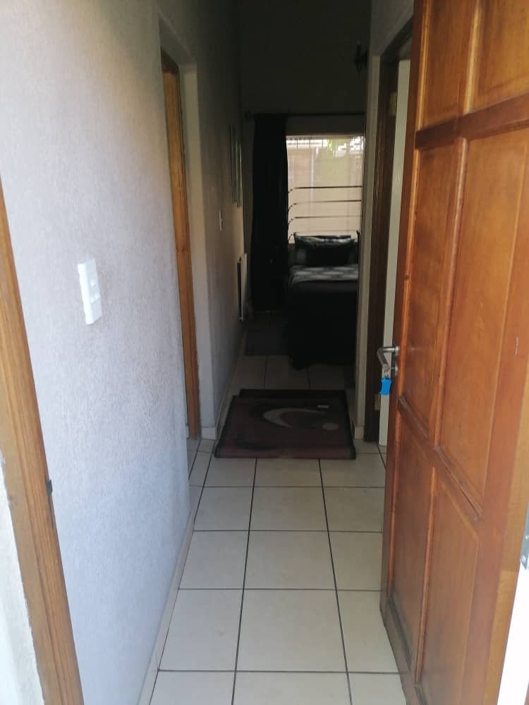 6 Bedroom Property for Sale in Van Riebeeck Park Gauteng