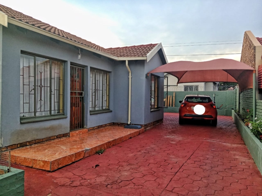 To Let 3 Bedroom Property for Rent in Danville Gauteng