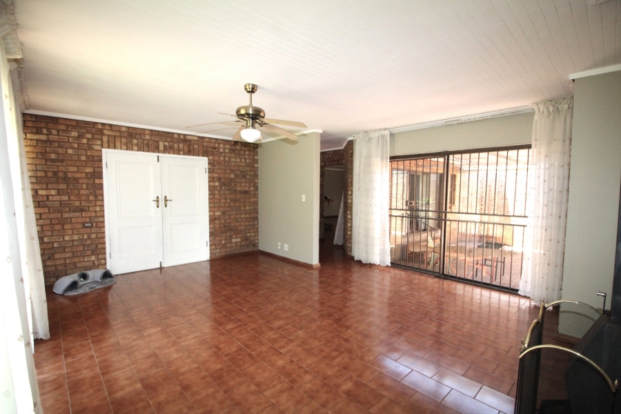 To Let commercial Property for Rent in Raslouw A H Gauteng