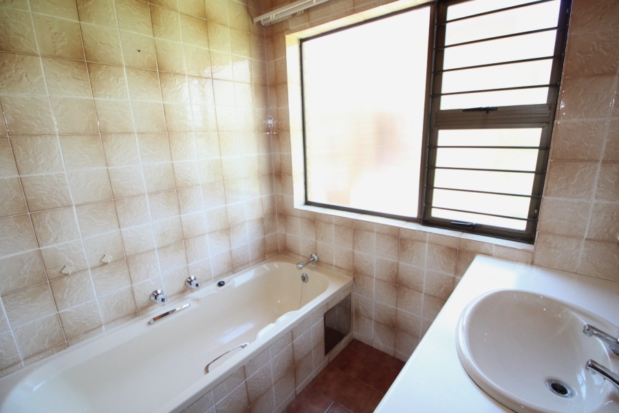 To Let commercial Property for Rent in Raslouw A H Gauteng