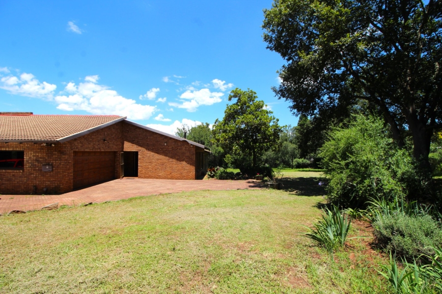 To Let commercial Property for Rent in Raslouw A H Gauteng