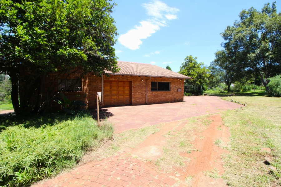 To Let commercial Property for Rent in Raslouw A H Gauteng