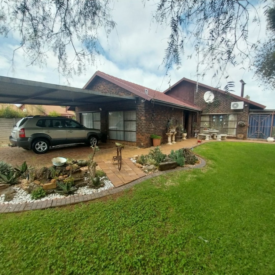 4 Bedroom Property for Sale in Pomona Gauteng