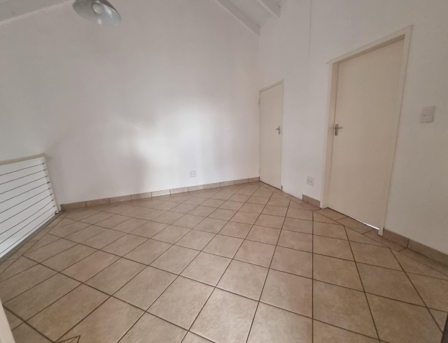 1 Bedroom Property for Sale in Oukraal Estate Gauteng