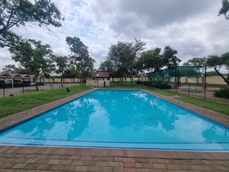 1 Bedroom Property for Sale in Oukraal Estate Gauteng