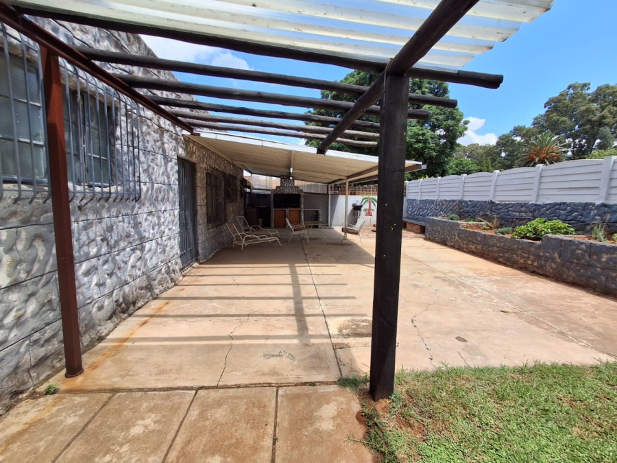 3 Bedroom Property for Sale in Daggafontein Gauteng