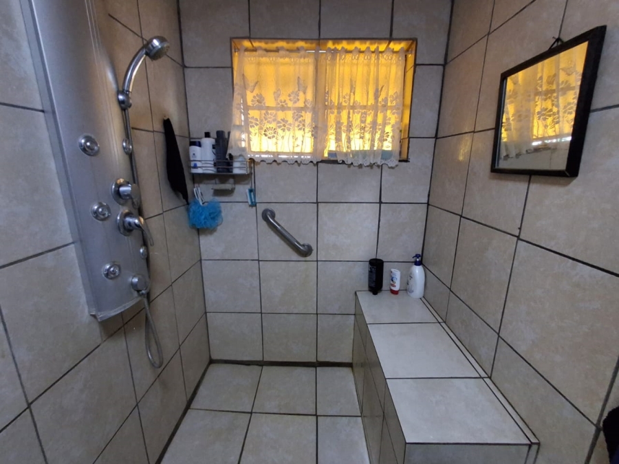 3 Bedroom Property for Sale in Daggafontein Gauteng