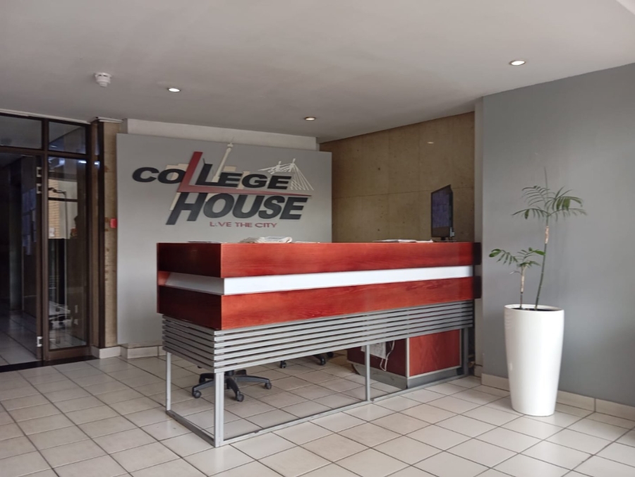 To Let 1 Bedroom Property for Rent in Braamfontein Gauteng