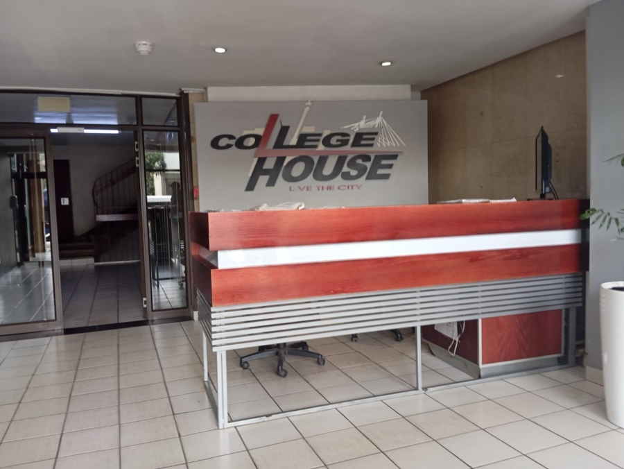 To Let 1 Bedroom Property for Rent in Braamfontein Gauteng