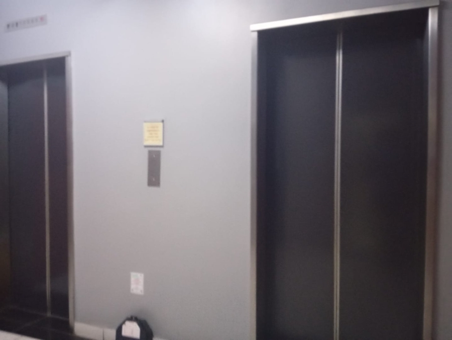 To Let 1 Bedroom Property for Rent in Braamfontein Gauteng