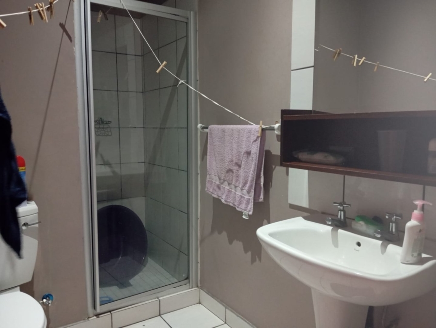 To Let 1 Bedroom Property for Rent in Braamfontein Gauteng