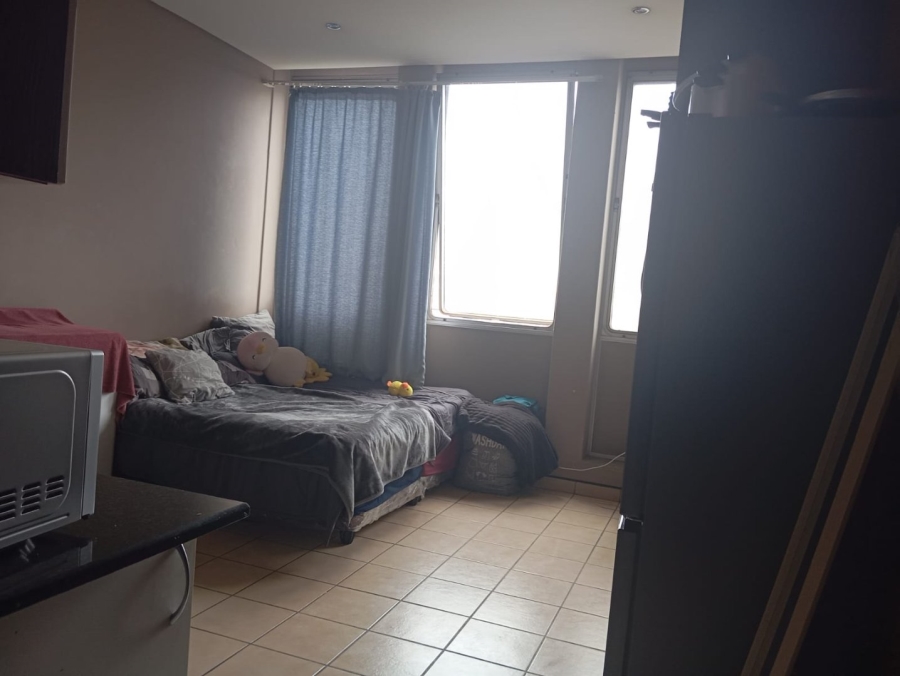 To Let 1 Bedroom Property for Rent in Braamfontein Gauteng