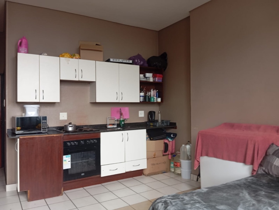 To Let 1 Bedroom Property for Rent in Braamfontein Gauteng