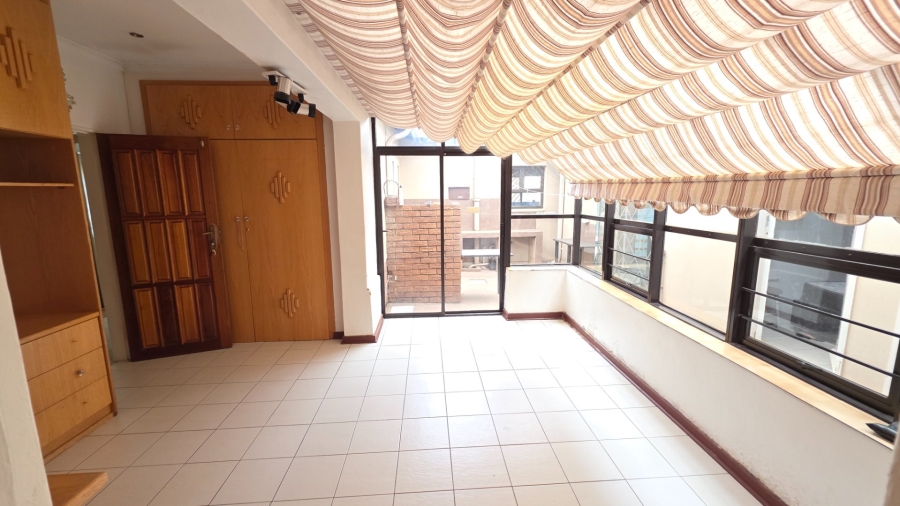 To Let 6 Bedroom Property for Rent in Laudium Gauteng