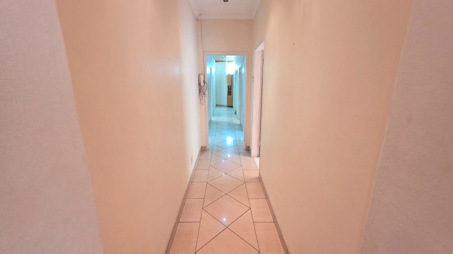 To Let 6 Bedroom Property for Rent in Laudium Gauteng