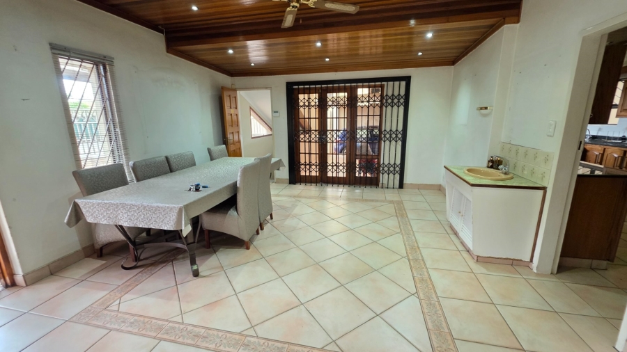 To Let 6 Bedroom Property for Rent in Laudium Gauteng