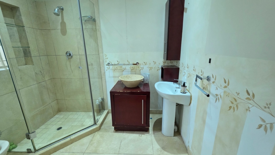 To Let 6 Bedroom Property for Rent in Laudium Gauteng