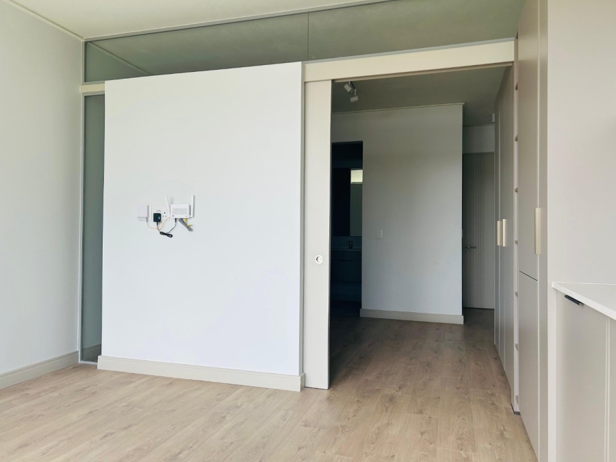 1 Bedroom Property for Sale in Rosebank Gauteng