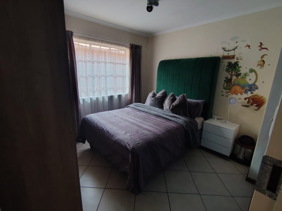 3 Bedroom Property for Sale in Monavoni Gauteng