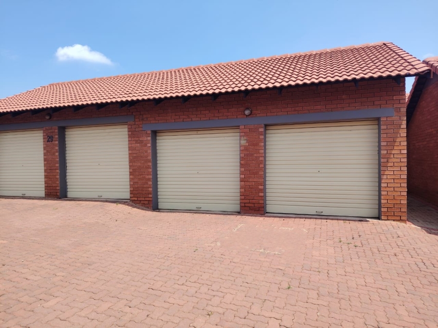 3 Bedroom Property for Sale in Monavoni Gauteng