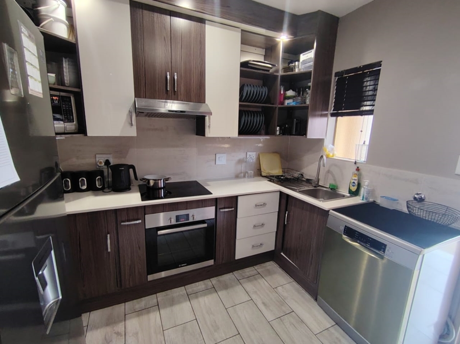 2 Bedroom Property for Sale in Monavoni Gauteng