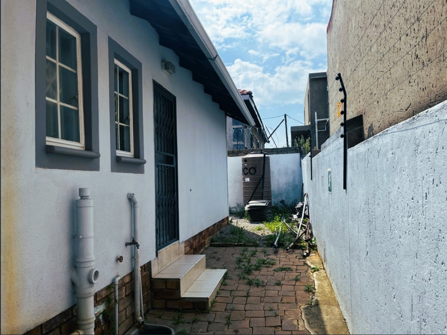 5 Bedroom Property for Sale in Cosmo City Gauteng