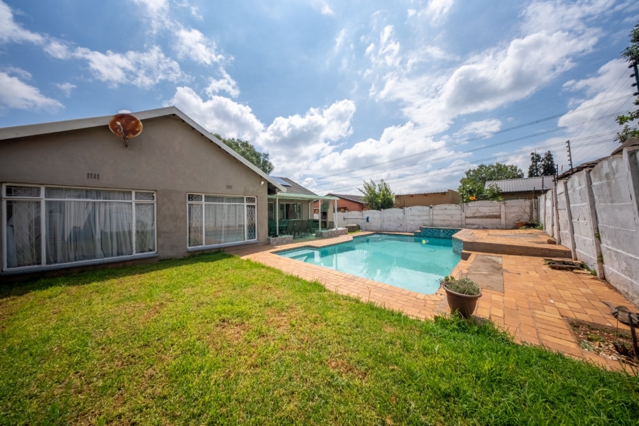 3 Bedroom Property for Sale in Klopperpark Gauteng