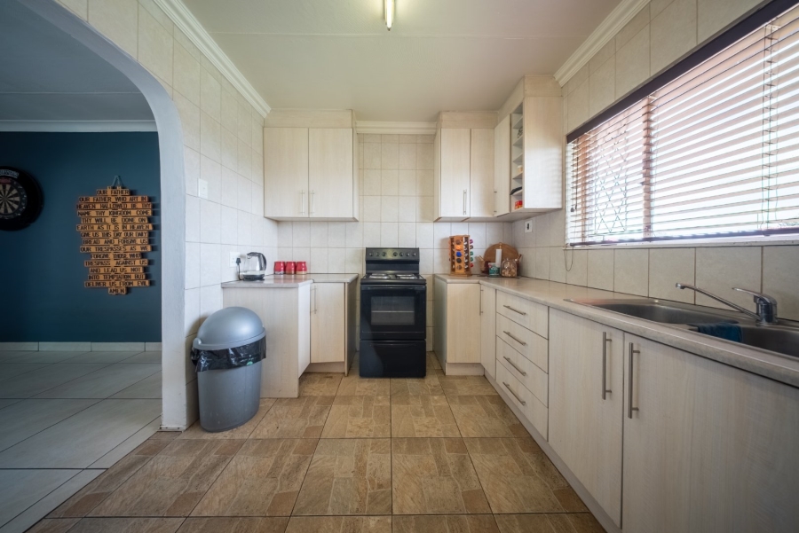 3 Bedroom Property for Sale in Klopperpark Gauteng