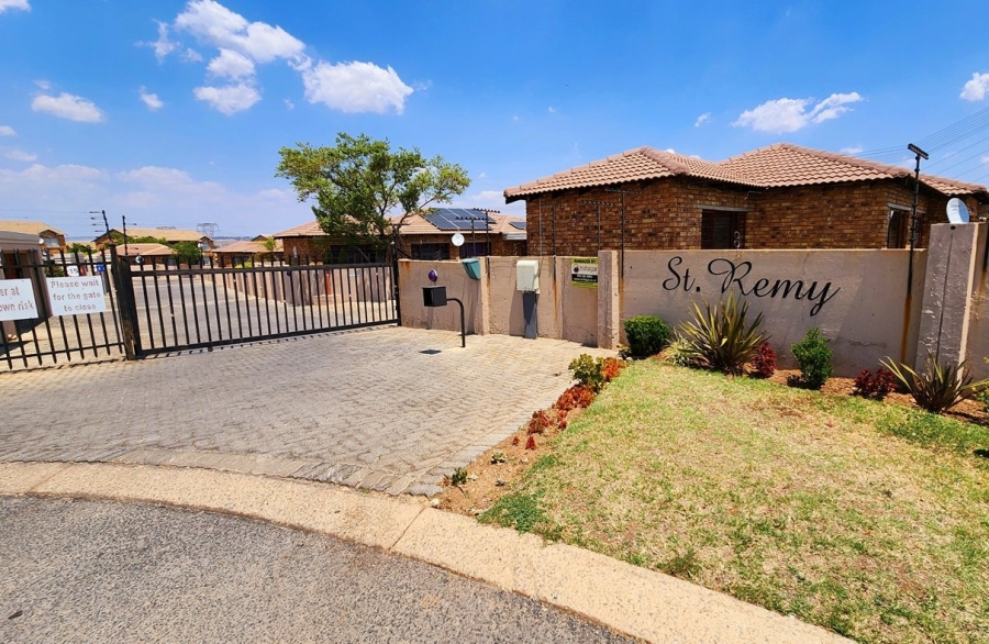 2 Bedroom Property for Sale in Arundo Estate Gauteng