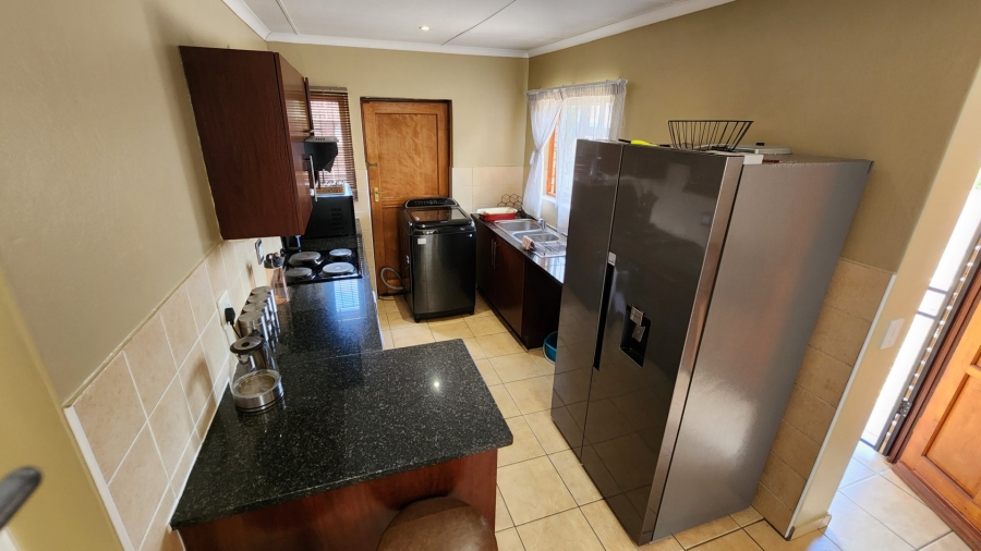 2 Bedroom Property for Sale in The Reeds Gauteng