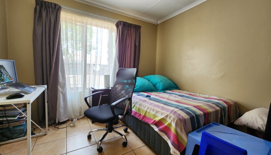 2 Bedroom Property for Sale in The Reeds Gauteng