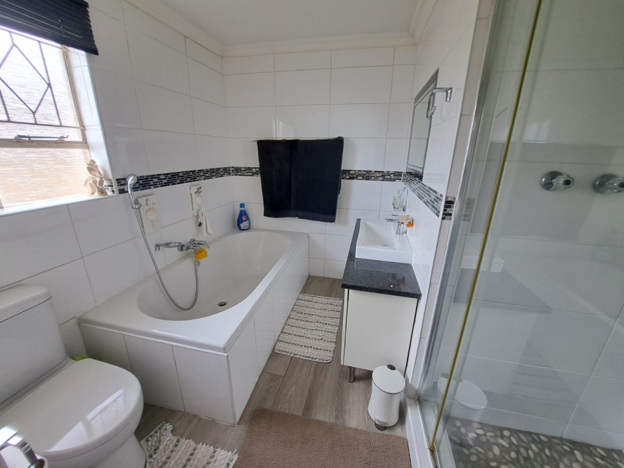 4 Bedroom Property for Sale in Ferryvale Gauteng